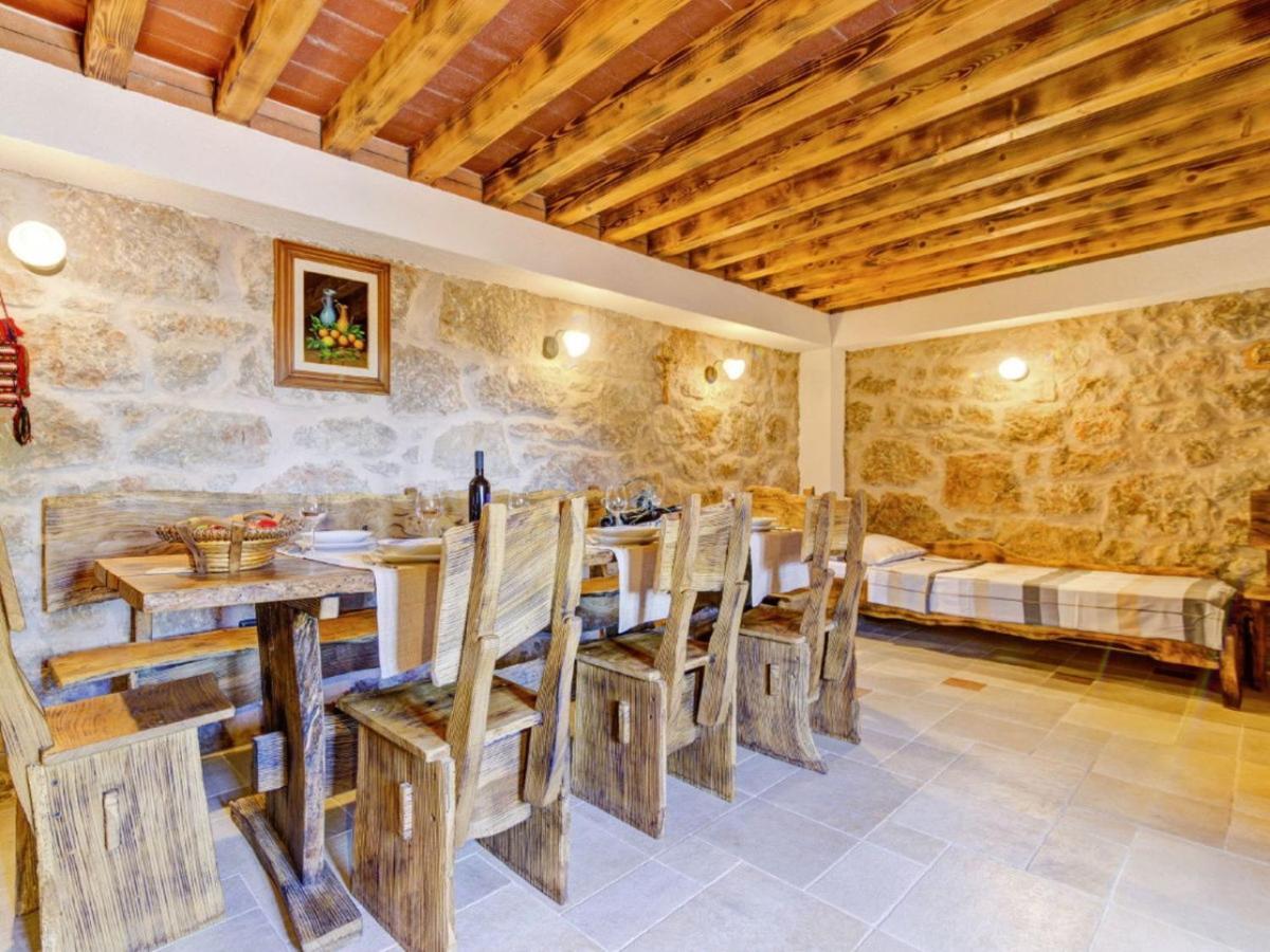 Lovely Holiday Home In Starigrad Eksteriør billede