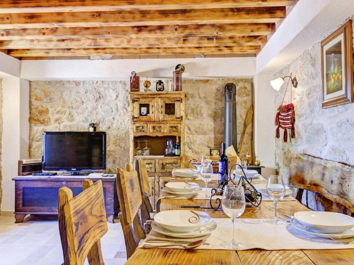 Lovely Holiday Home In Starigrad Eksteriør billede