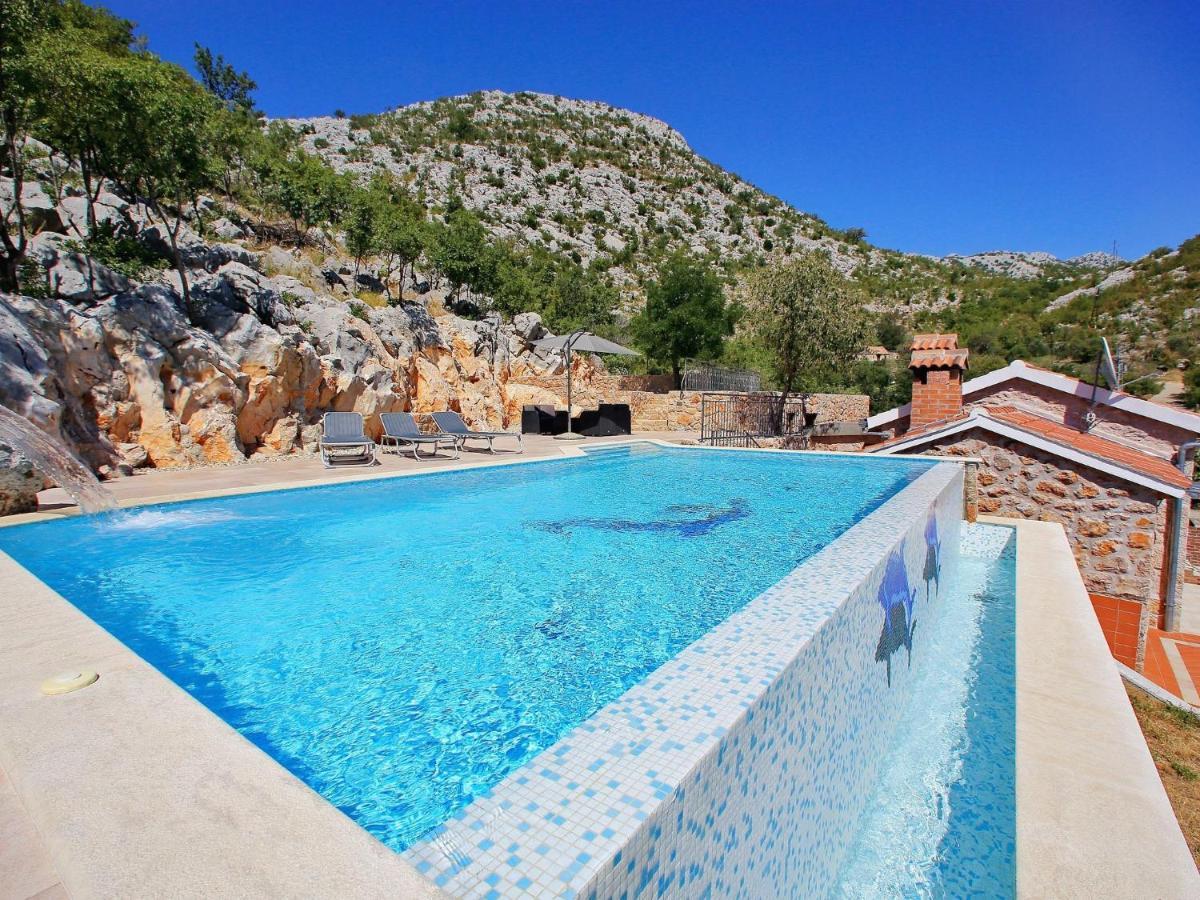 Lovely Holiday Home In Starigrad Eksteriør billede