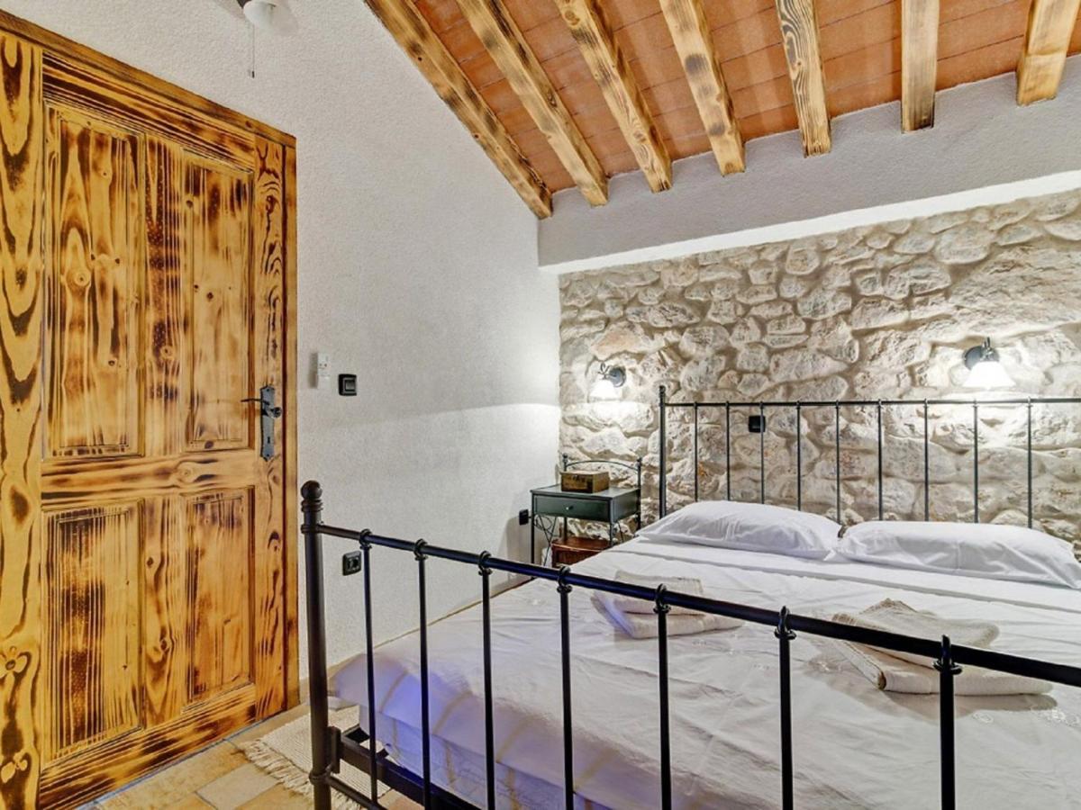 Lovely Holiday Home In Starigrad Eksteriør billede
