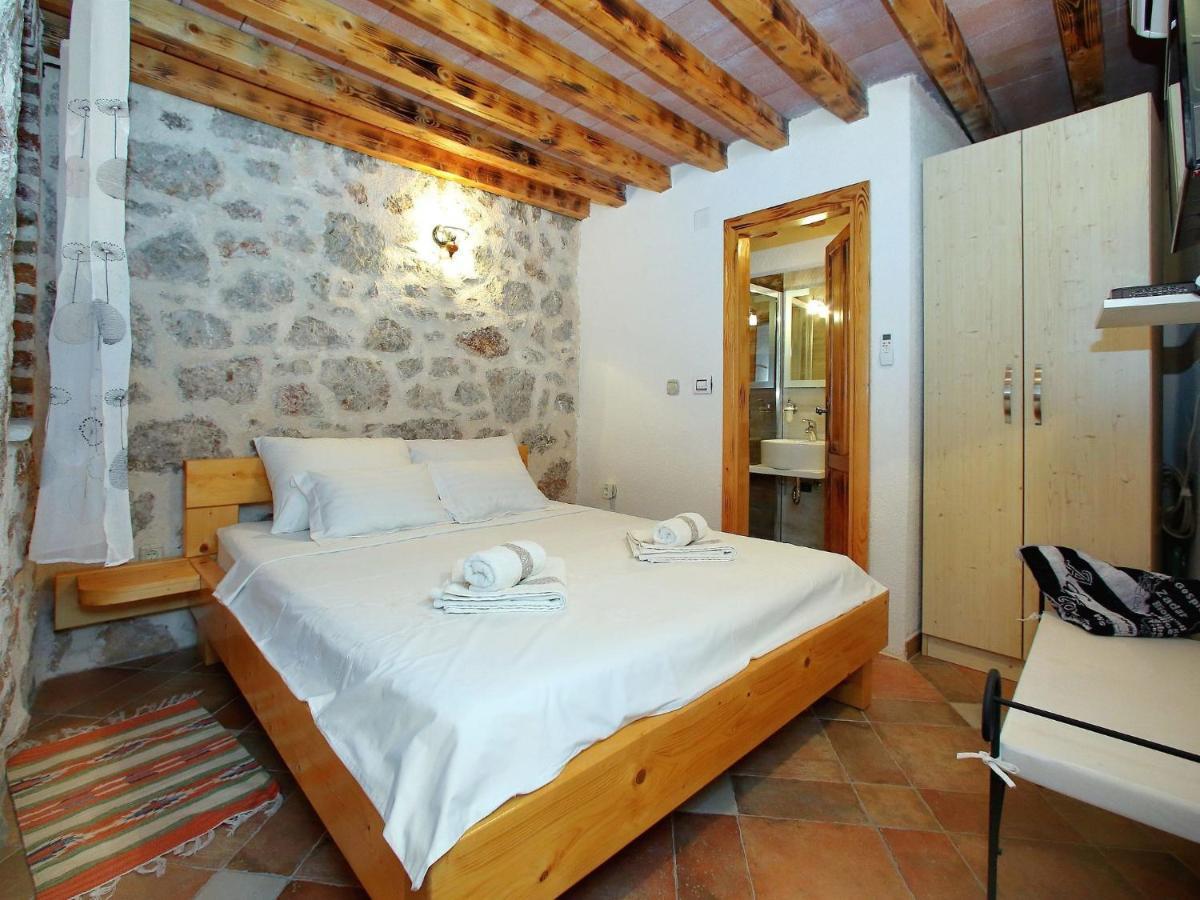 Lovely Holiday Home In Starigrad Eksteriør billede