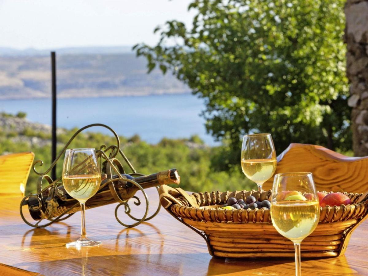 Lovely Holiday Home In Starigrad Eksteriør billede