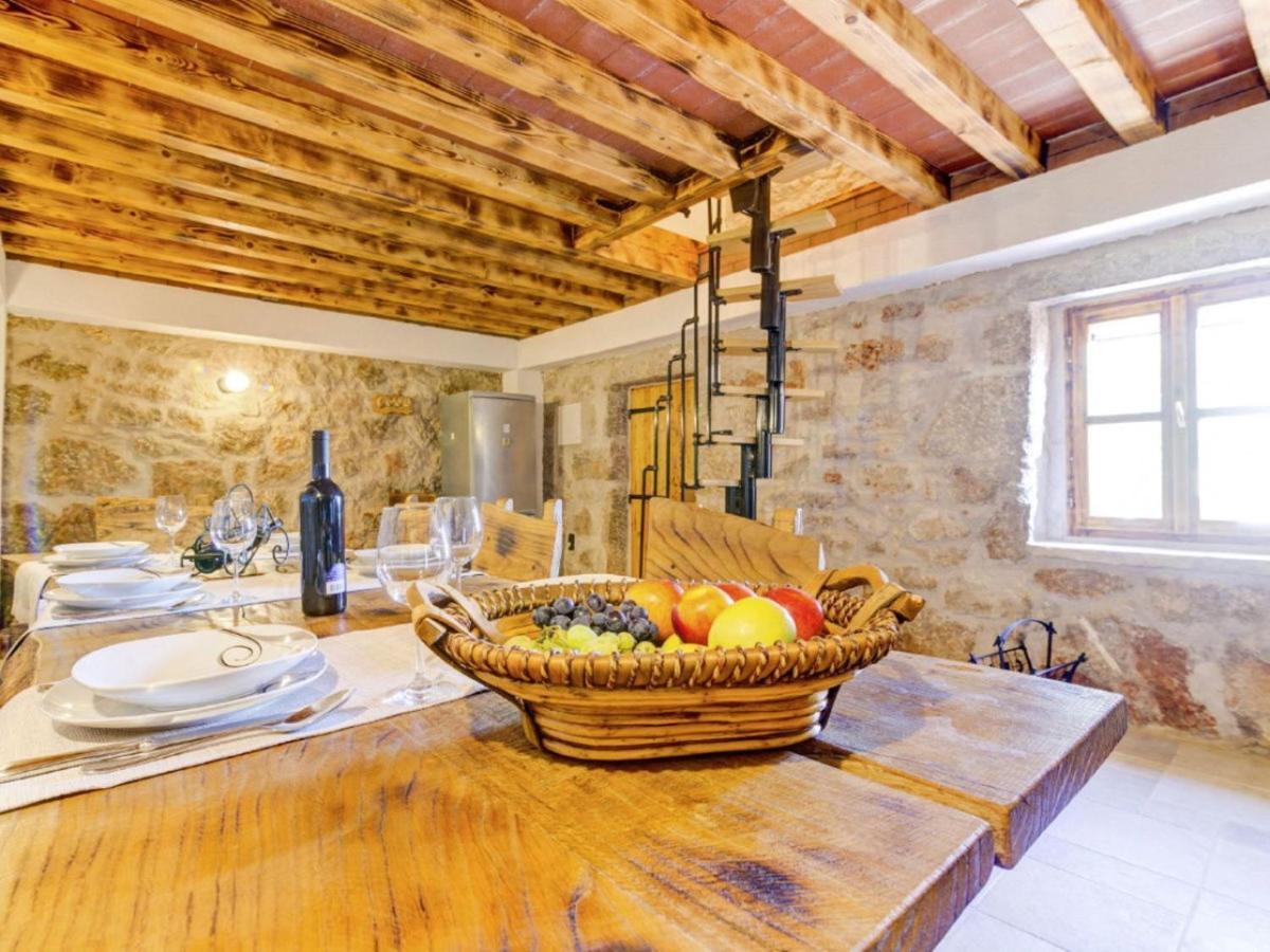 Lovely Holiday Home In Starigrad Eksteriør billede