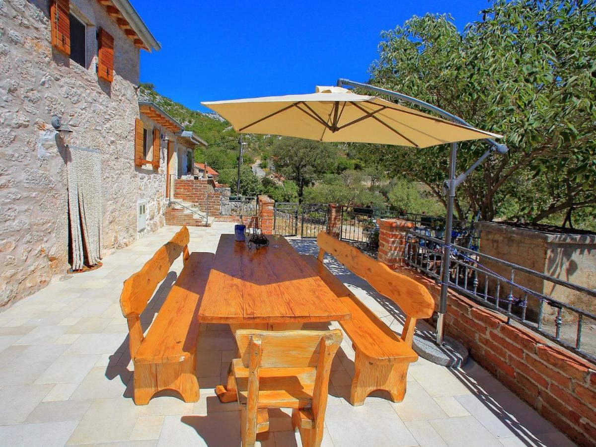Lovely Holiday Home In Starigrad Eksteriør billede