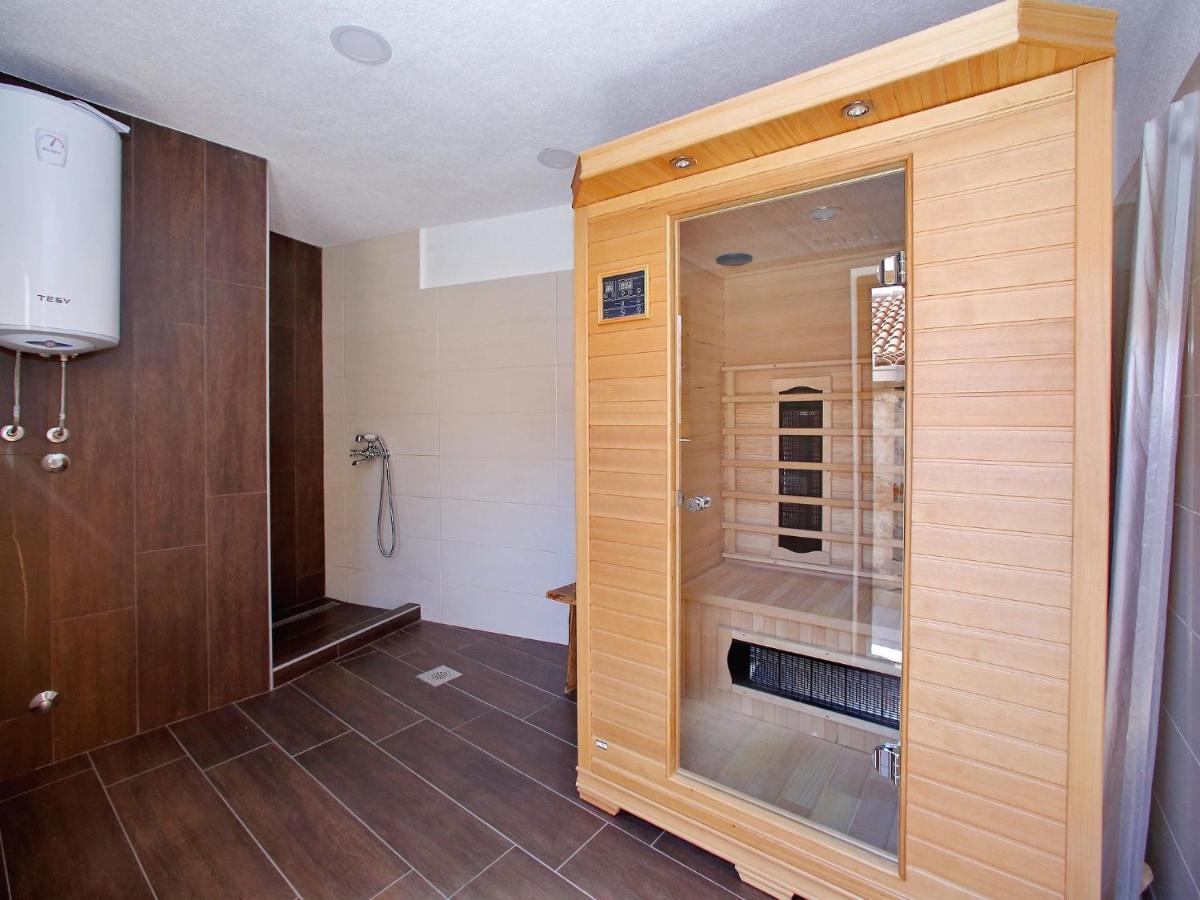 Lovely Holiday Home In Starigrad Eksteriør billede