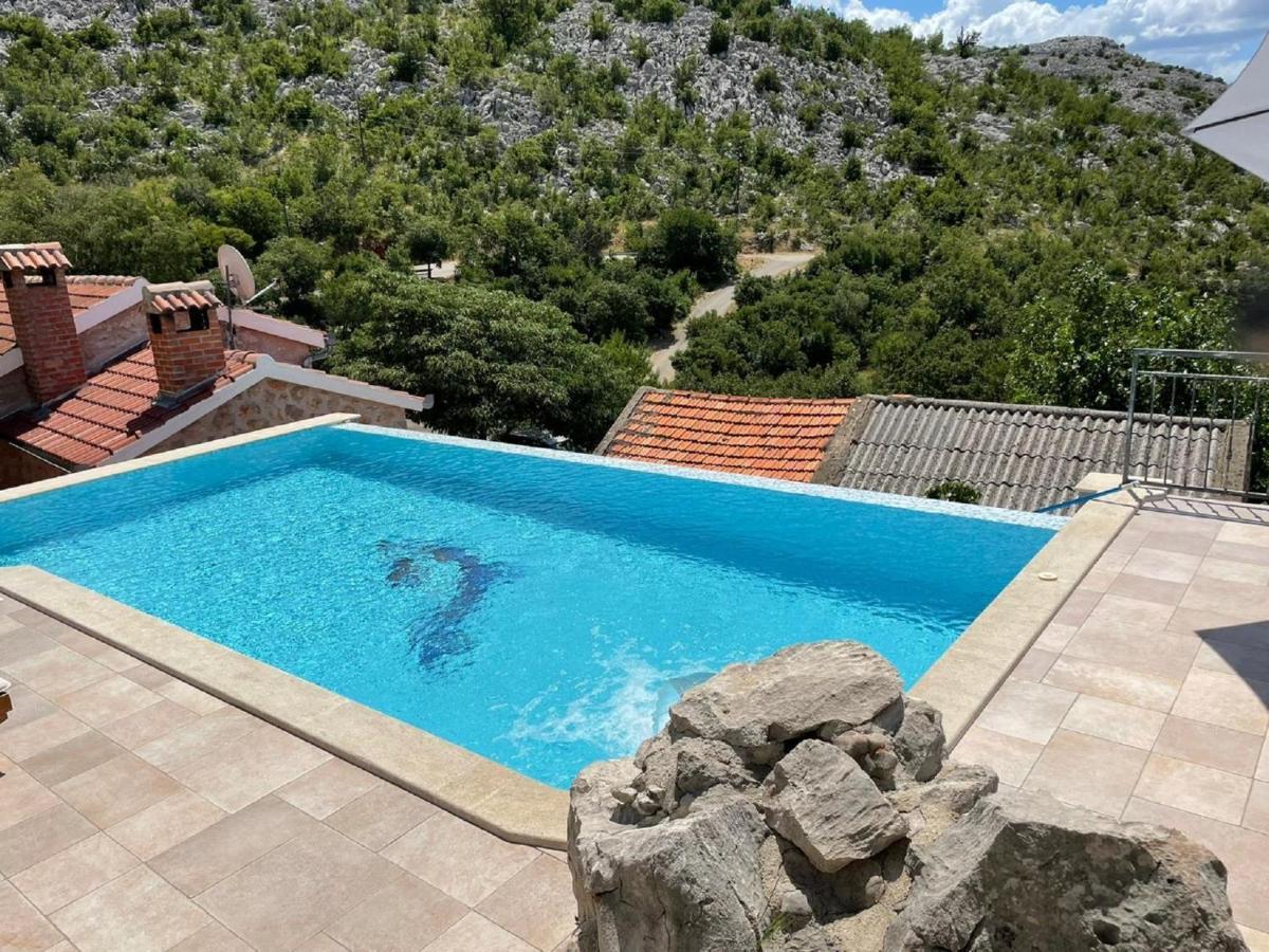 Lovely Holiday Home In Starigrad Eksteriør billede