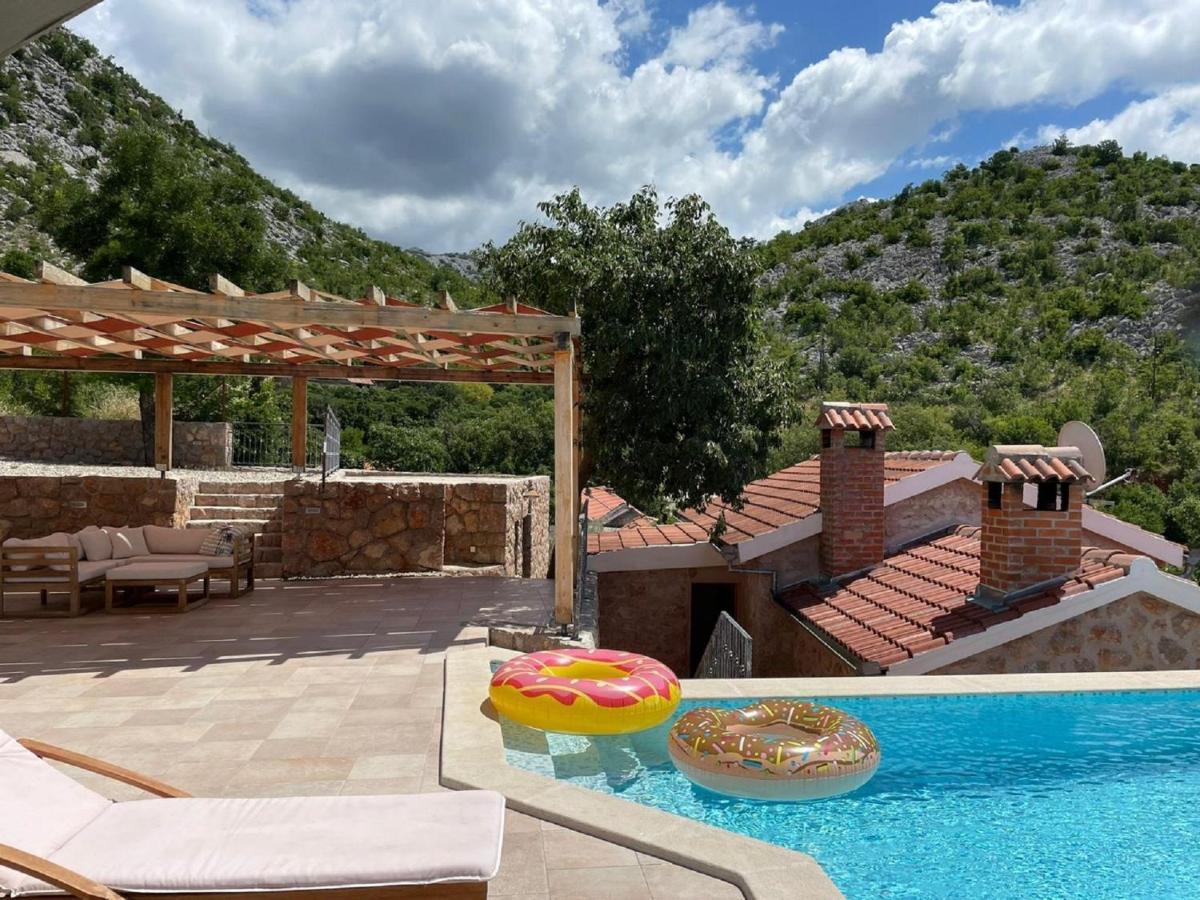 Lovely Holiday Home In Starigrad Eksteriør billede